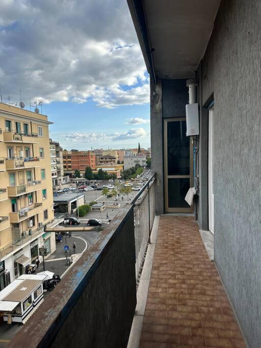 Metro C - Centocelle Ampio Appartamento Con Tre Camere Da Letto Rome Luaran gambar