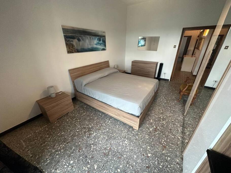 Metro C - Centocelle Ampio Appartamento Con Tre Camere Da Letto Rome Luaran gambar